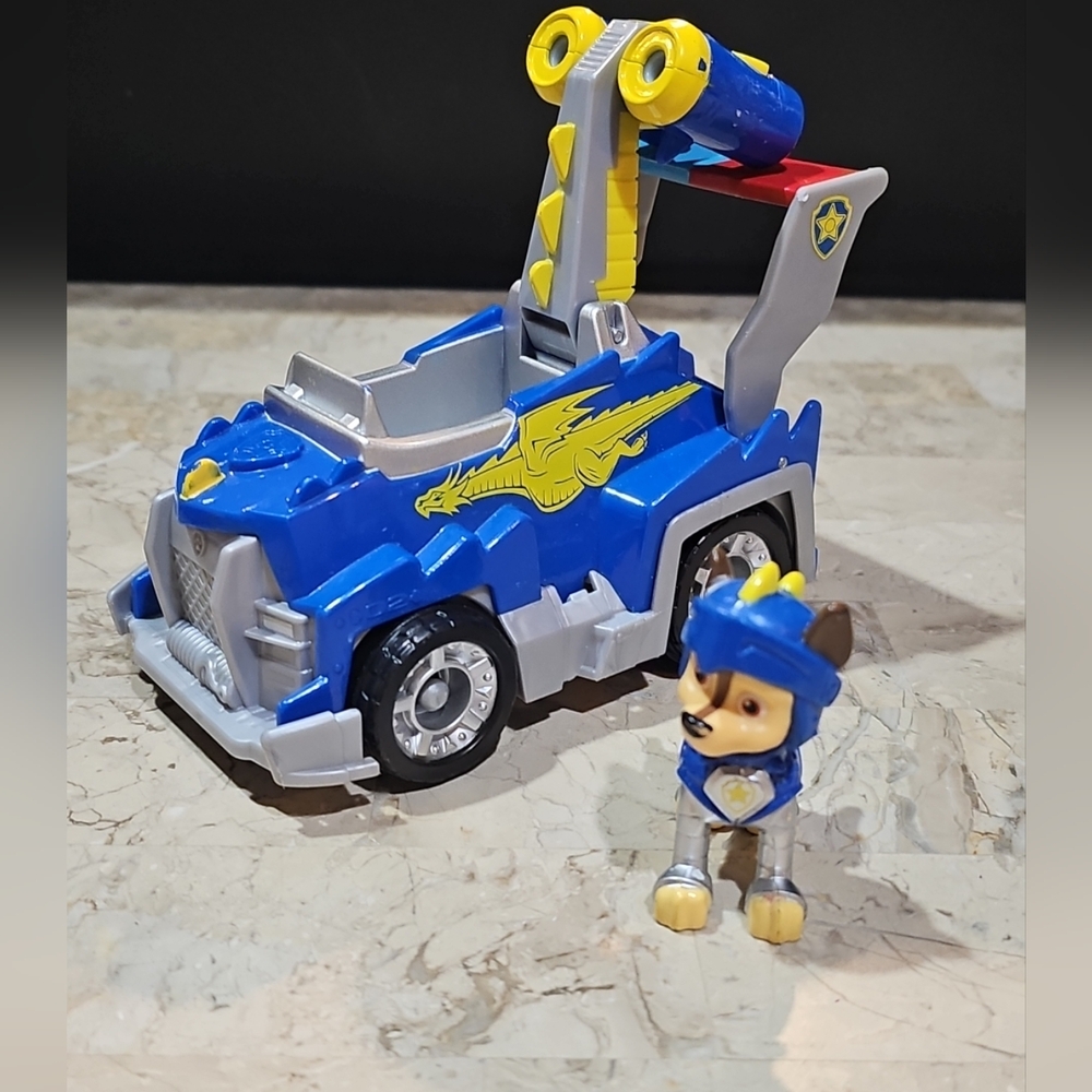 Paw Patrol Rescue Knights Pup Figure & Vehicle Chase Police